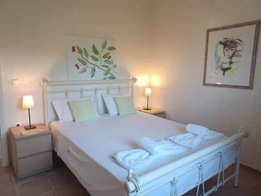 Elegant And Serene Angeliki Villa *